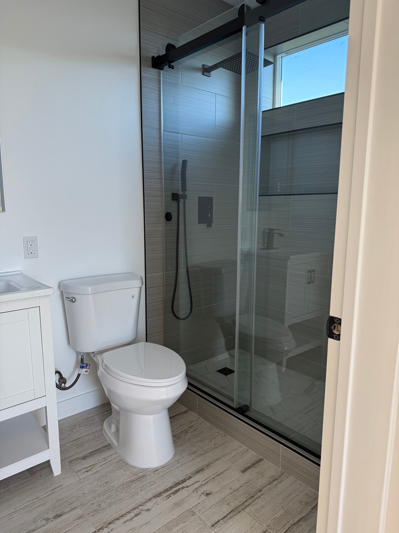 Building Photo - 9610 Dorrington Ave