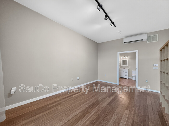 Building Photo - 1425 NE 61st Ave