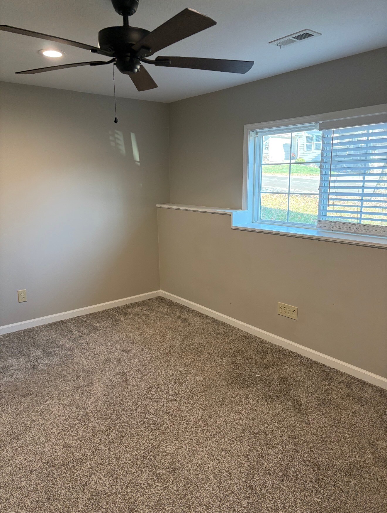 Building Photo - 544 N Old Mill Rd