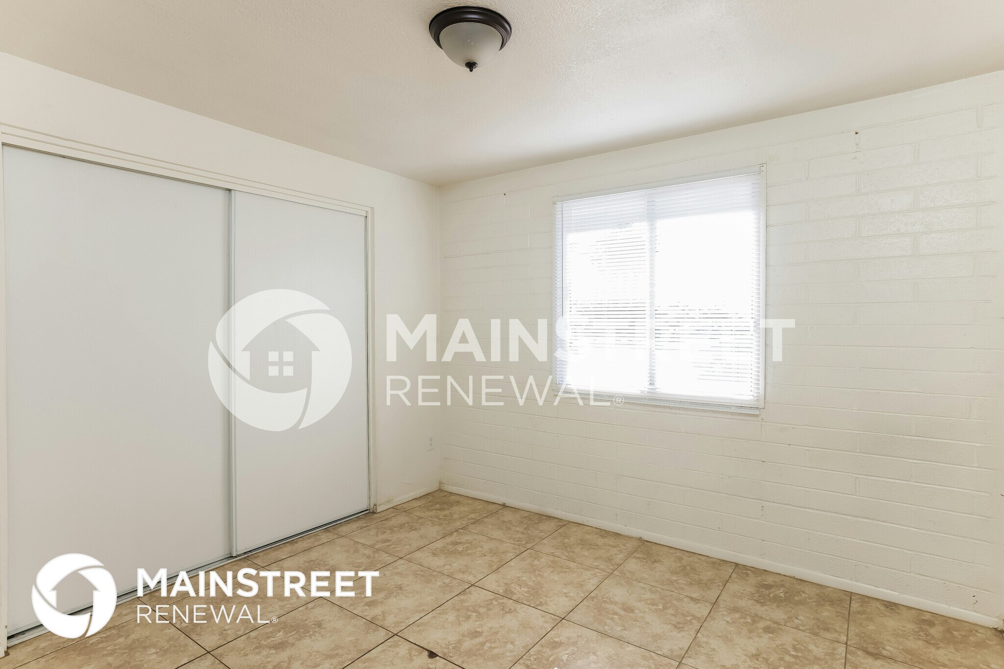 Building Photo - 7132 W Glenrosa Ave