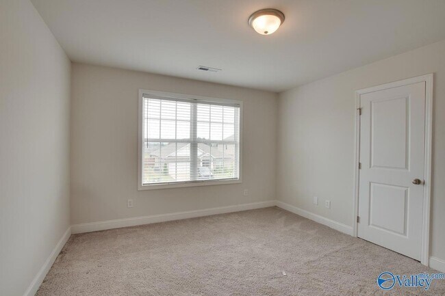 Building Photo - 12900 Tallulah Dr