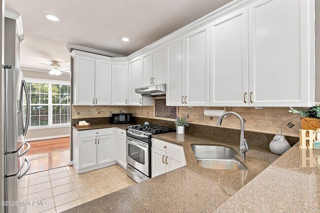 Building Photo - 90 Banyan Blvd
