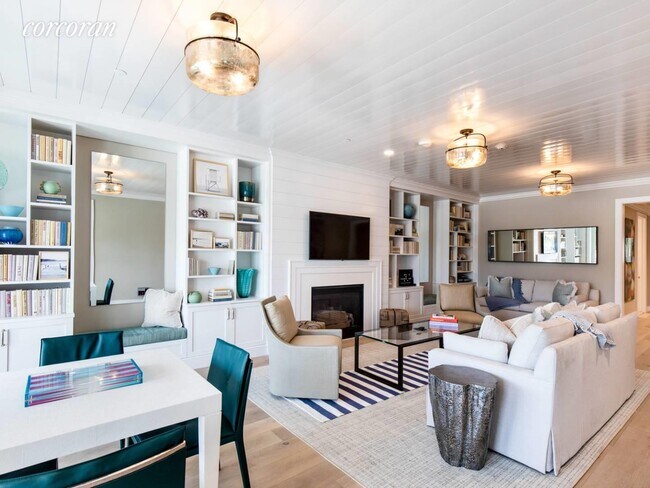 Building Photo - 57 Old Boathouse Lane S