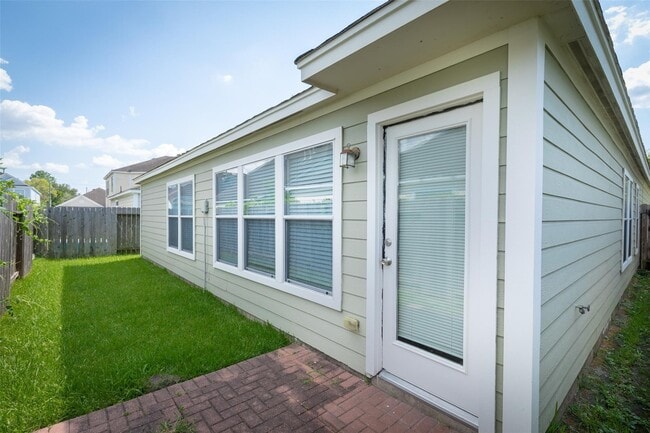 Building Photo - 11712 Logan Ridge Dr