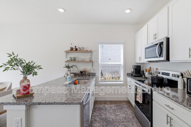 Building Photo - 3014 Bogart Ln