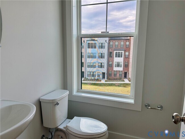 Building Photo - 527 Munson Woods Walk