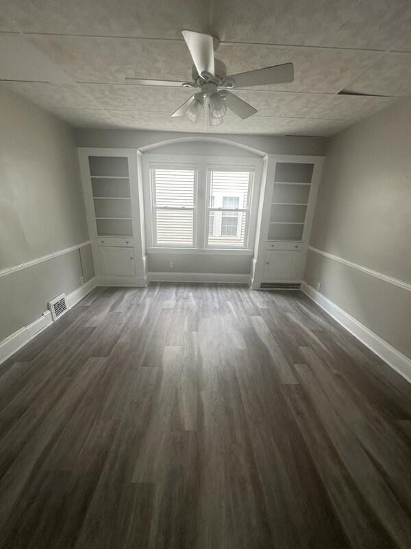 Building Photo - 3392 Beechwood Ave