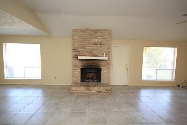 Building Photo - 24002 Silversmith Ln