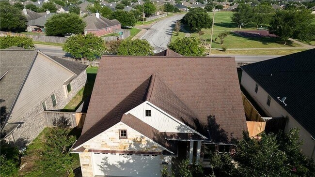 Building Photo - 131 Roucourt Loop