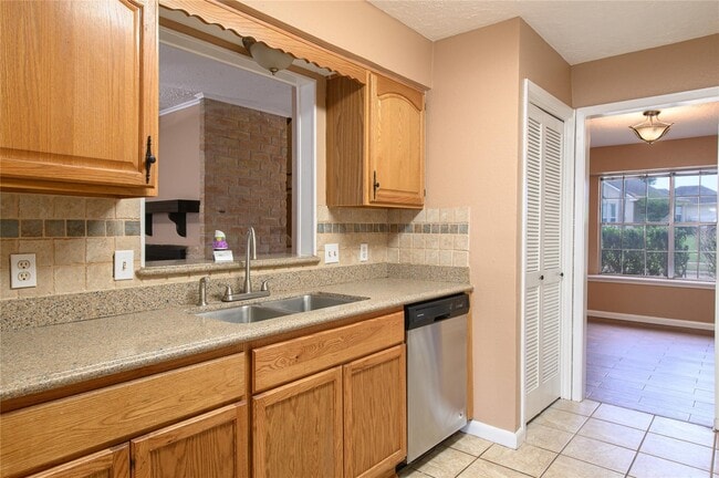 Building Photo - 20339 Fieldtree Dr