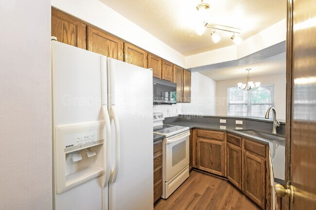 Building Photo - 5863 W Atlantic Pl