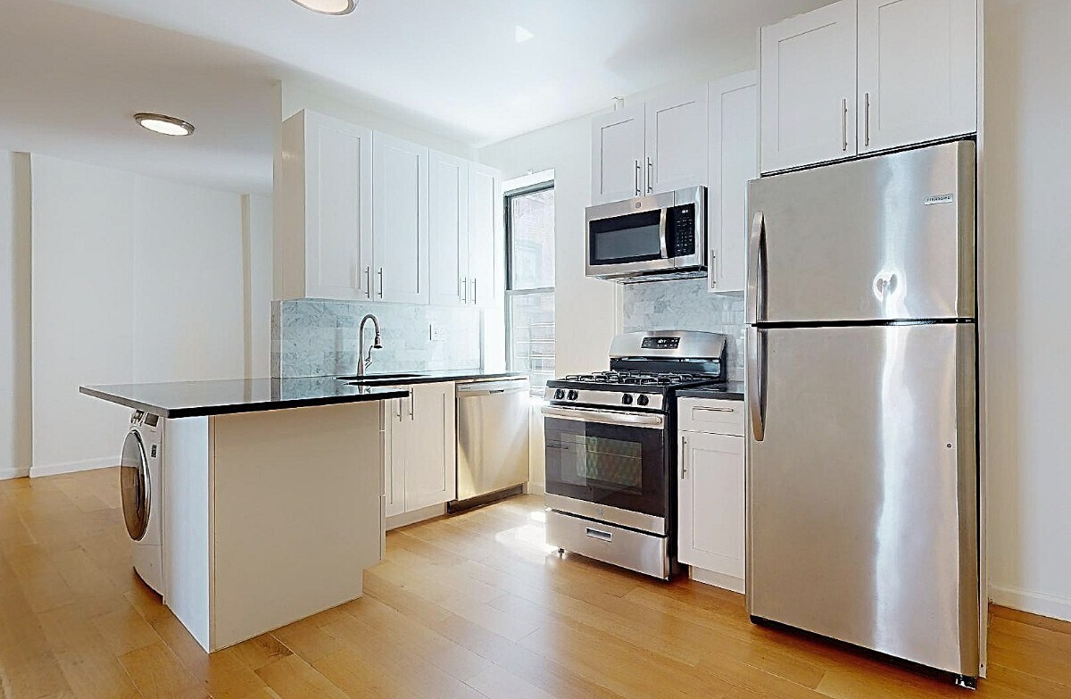 Building Photo - West 150th Street