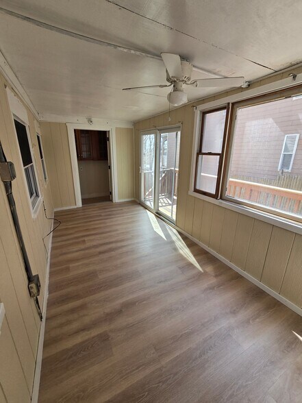 Building Photo - 27 Shelby St