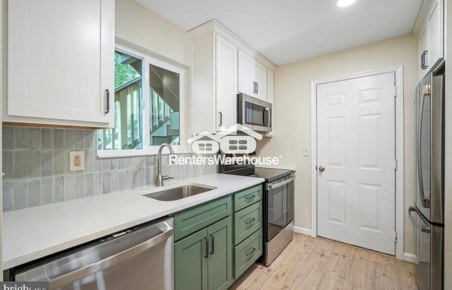 Building Photo - 10264 Redtail Ct