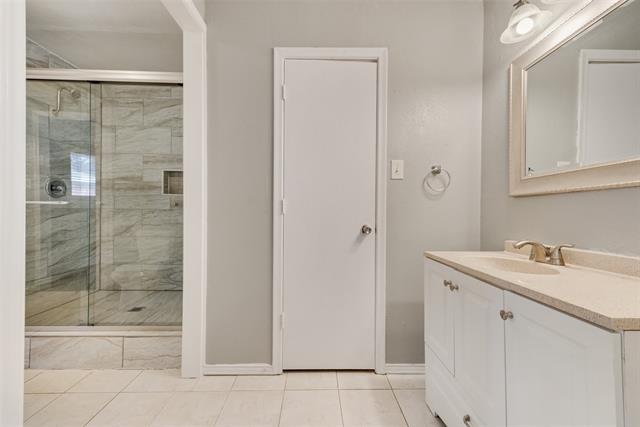 Building Photo - 2740 Teakwood Ln