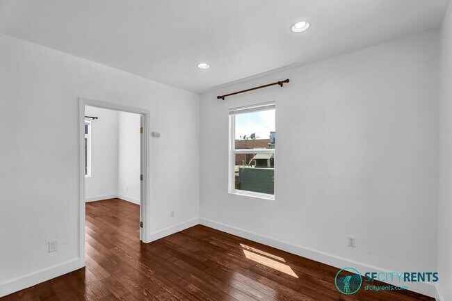 Building Photo - Bernal/St Mary's: Rare Remodeled Cottage w/ Washer/Dryer, Patio & Storage