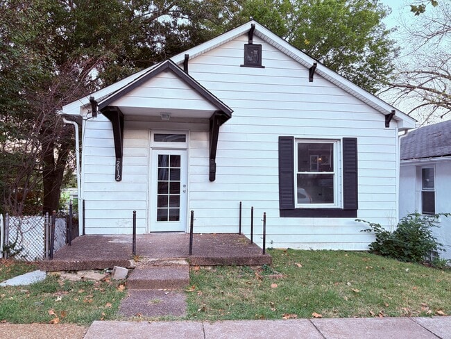 Primary Photo - 2012 Schaeffer Pl
