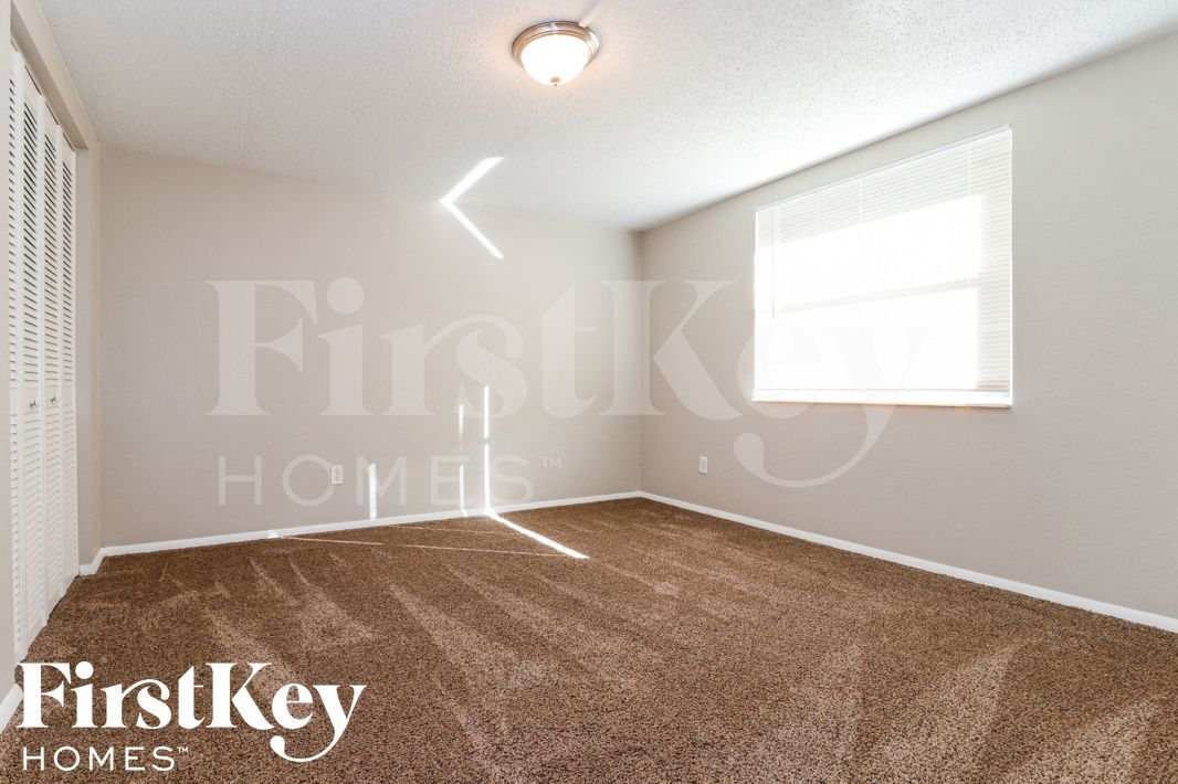 Building Photo - 7704 Riverdale Dr