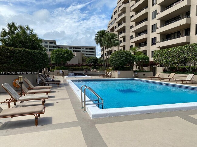 Building Photo - 251 Crandon Blvd