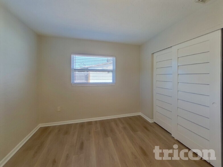 Building Photo - 10887 111th Pl N