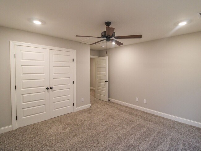 Building Photo - 4 BR - 3 Baths -  Cable, Internet & Lawn-care and Pest Control Included!