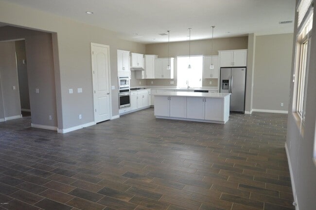 Building Photo - 151 E Havasu Pl