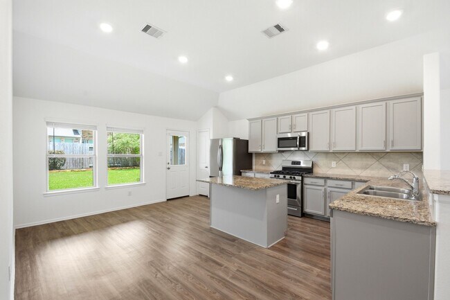 Building Photo - 9327 Clearwater Bluff Ln