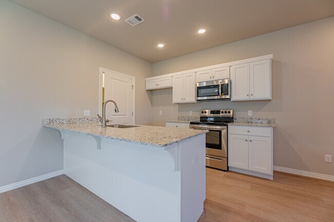 Building Photo - 1504 Casuarina Dr