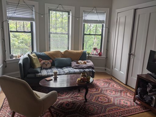 Building Photo - 1940 W Wilson Ave