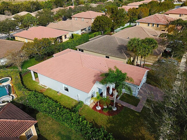 Building Photo - 4451 Laurel Pl