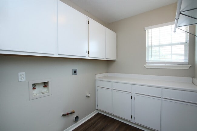 Building Photo - 9038 McGallion Rd