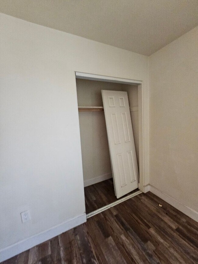 Building Photo - 23(1456,1458)