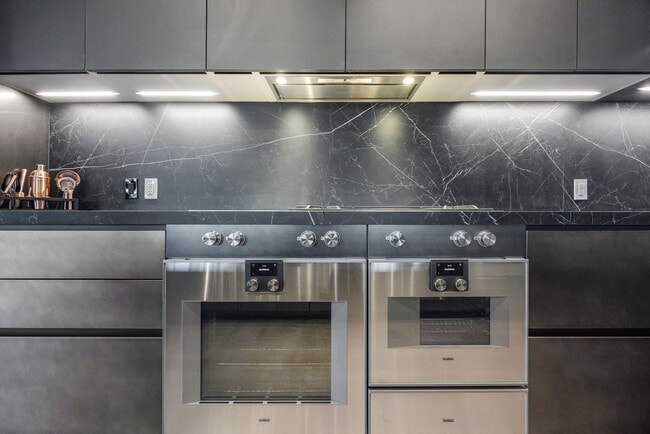 Building Photo - 908 White St