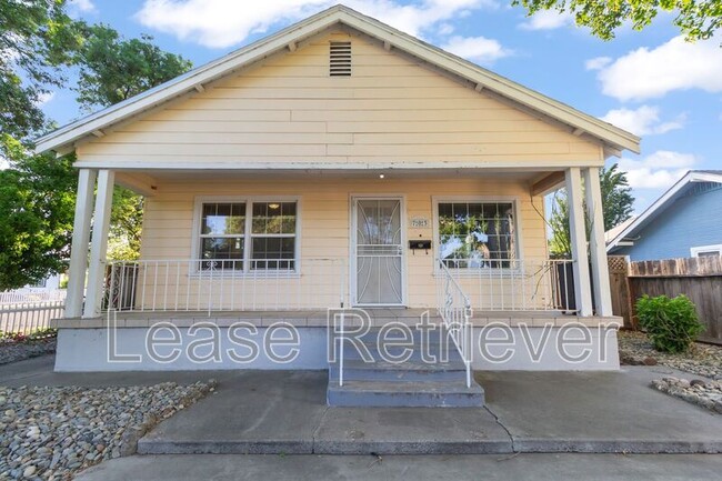 Building Photo - 703 A St