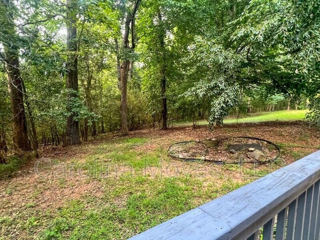 Building Photo - 214 Brookside Dr