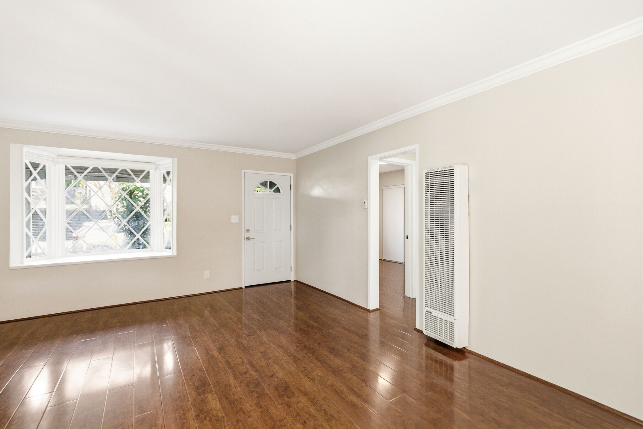 Building Photo - 12334 Moorpark St