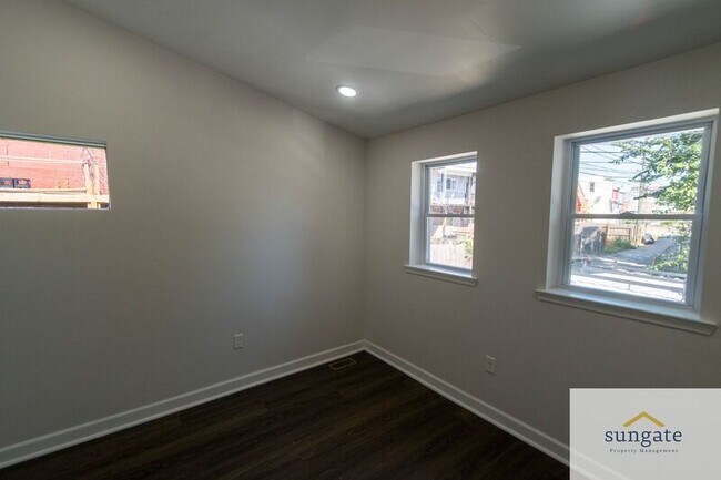 Building Photo - 1602 Cypress St