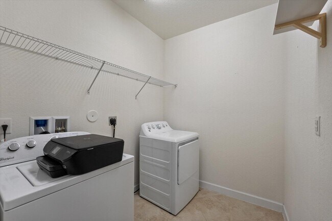 Building Photo - 8903 Sea Chase Dr