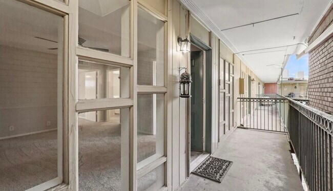 Building Photo - 3502 Burlington St