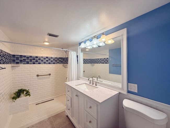 Building Photo - You Will LOVE this Ground Floor 2 Bedroom - Water Included (55+ Community)