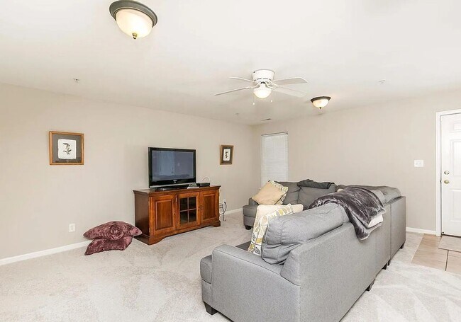 Building Photo - Coming Soon – 3BR/4BA End-Unit Townhome wi...