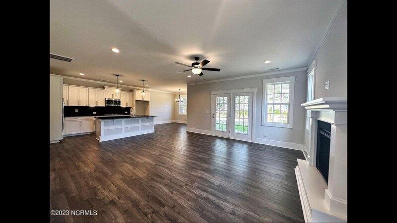 Building Photo - 623 Muscadine Ln