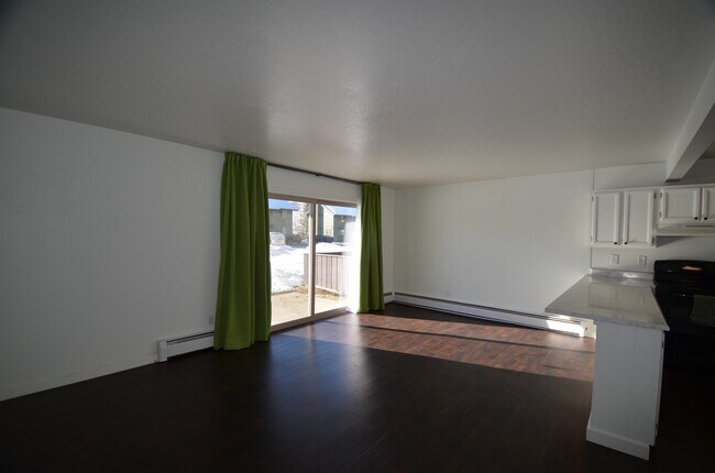 Building Photo - 763 Straight Creek Dr