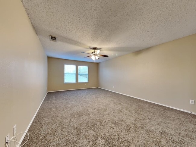 Building Photo - 7205 Silktree Ct