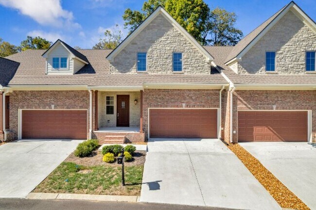 Building Photo - FOR LEASE - NEW BUILD TOWNHOME LOCATED IN ...