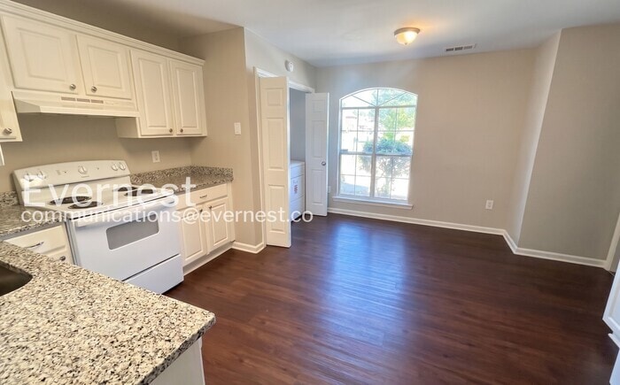 Building Photo - 128 Rocky Ridge Dr