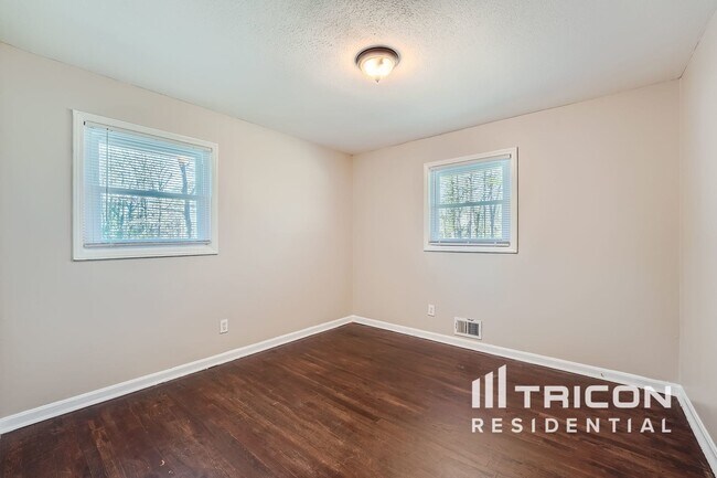 Building Photo - 1695 Virginia Cir