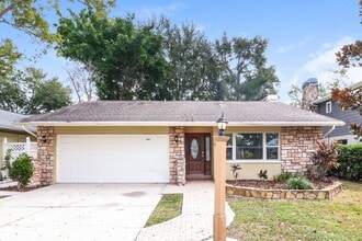 Building Photo - 905 Evelyn Ave