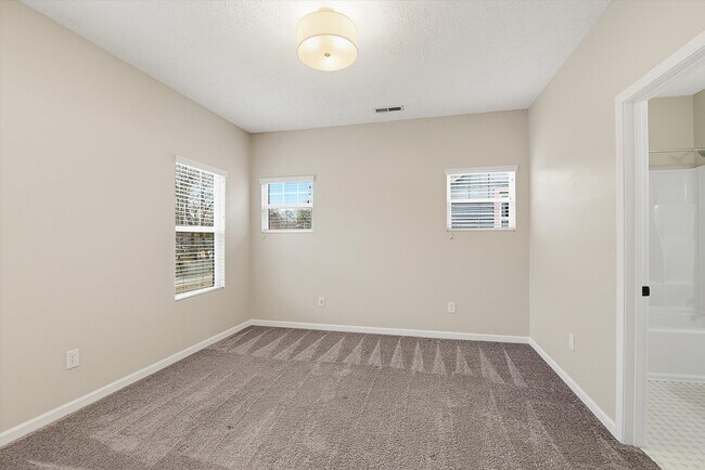 Building Photo - 630 N Hamilton Ave