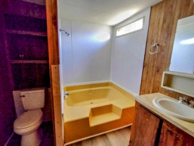 Building Photo - 115 Private Rd 3376G